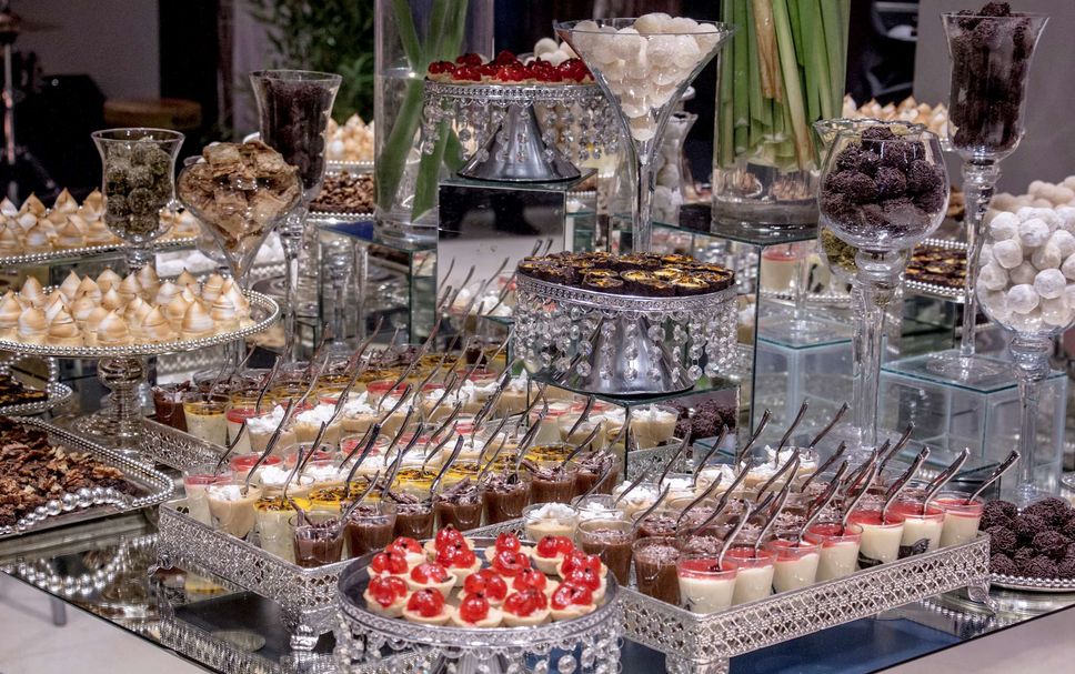 Buffet Photo