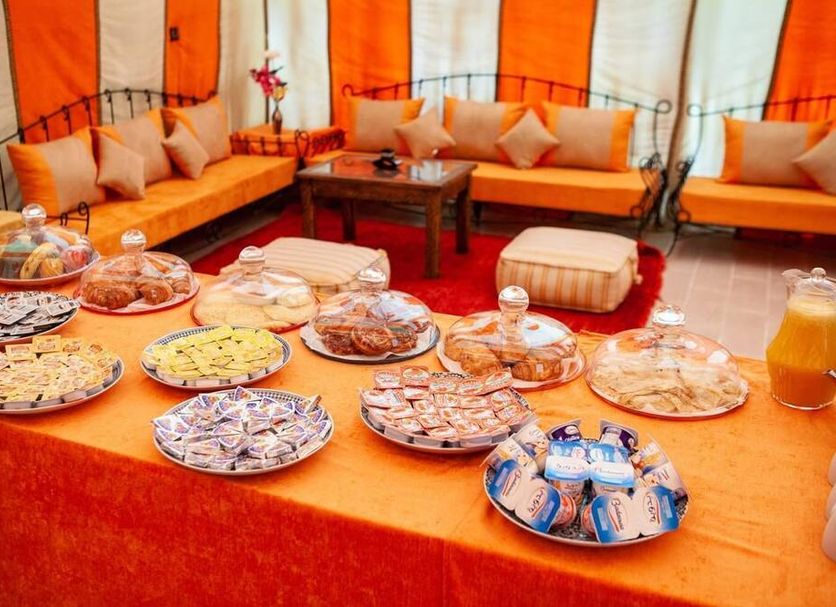 Buffet Photo