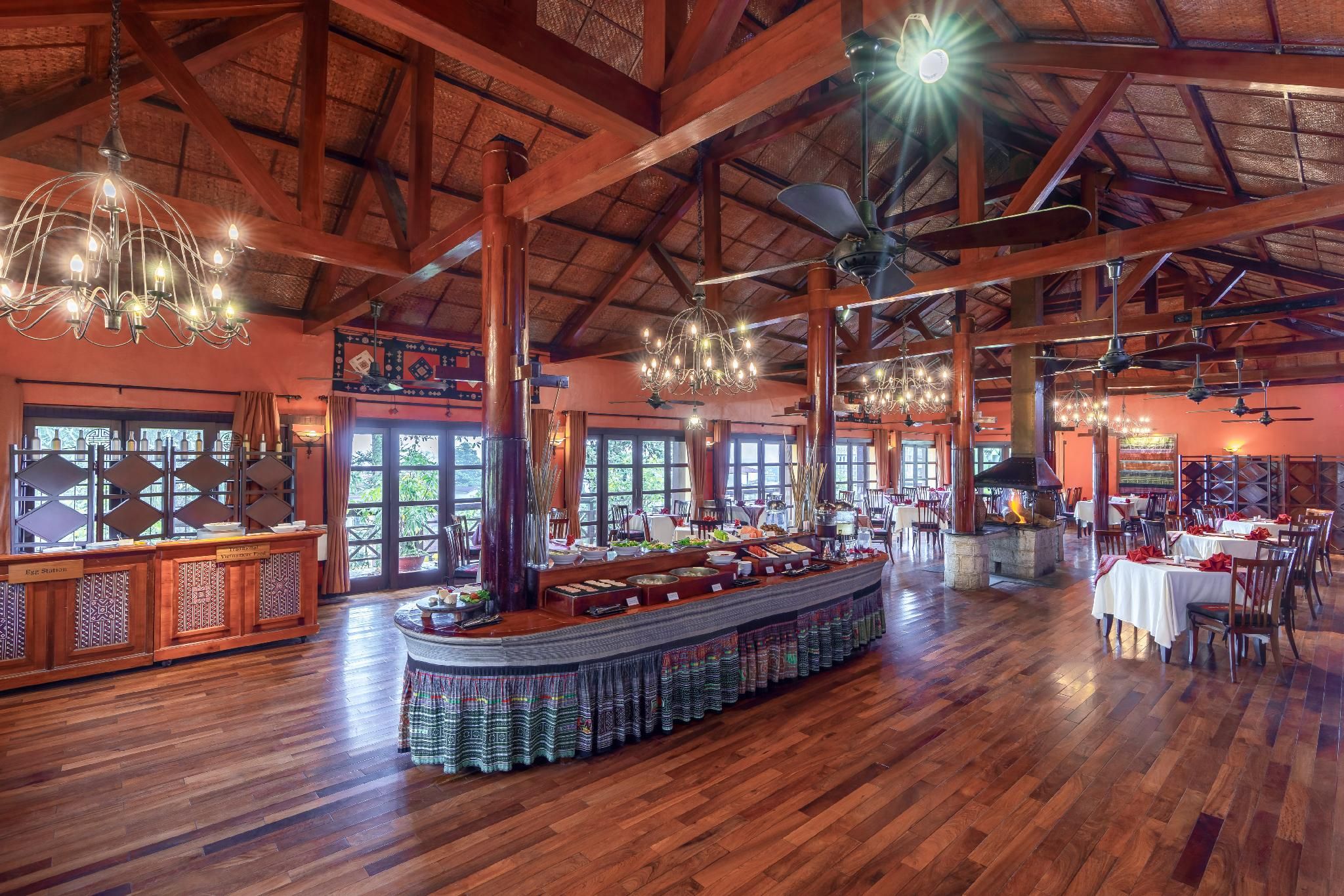 Restaurant Photo