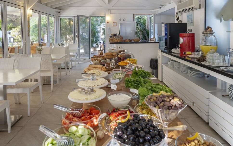Buffet Photo
