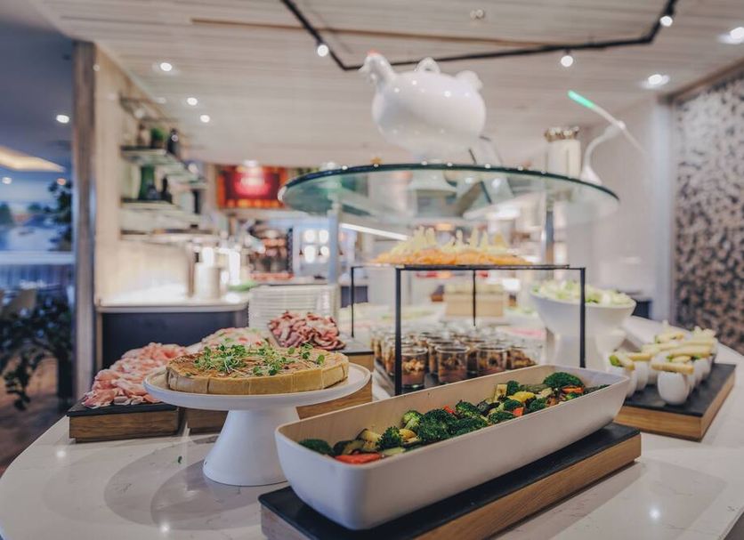 Buffet Photo