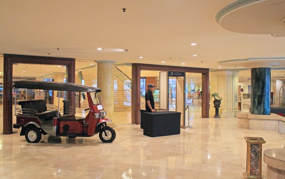 Lobby Photo