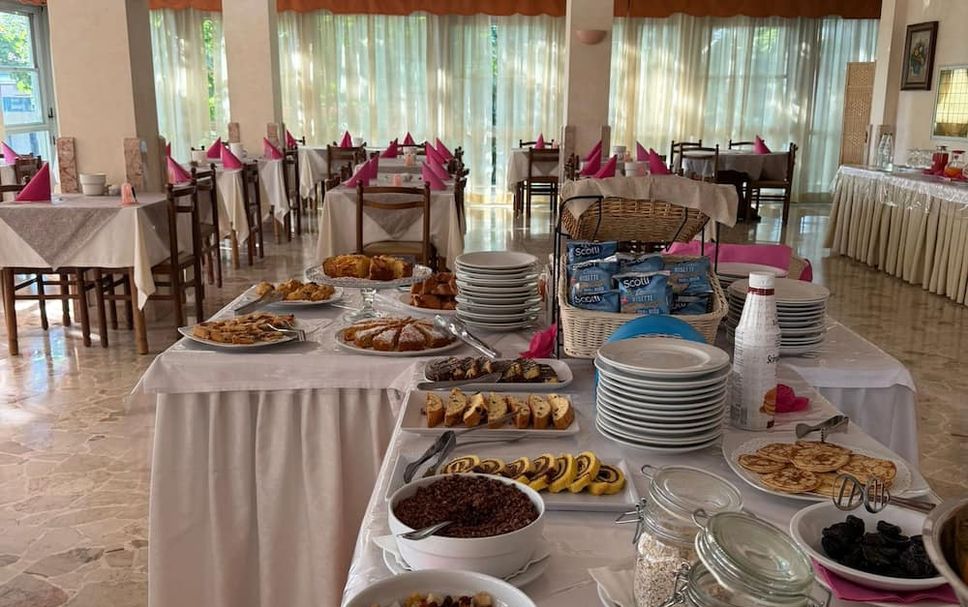 Buffet Photo