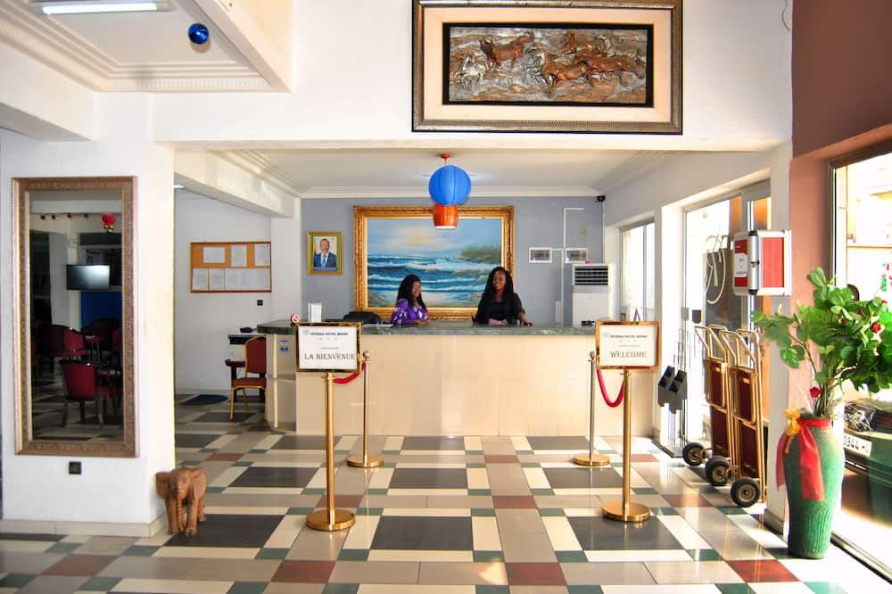 Front desk Photo