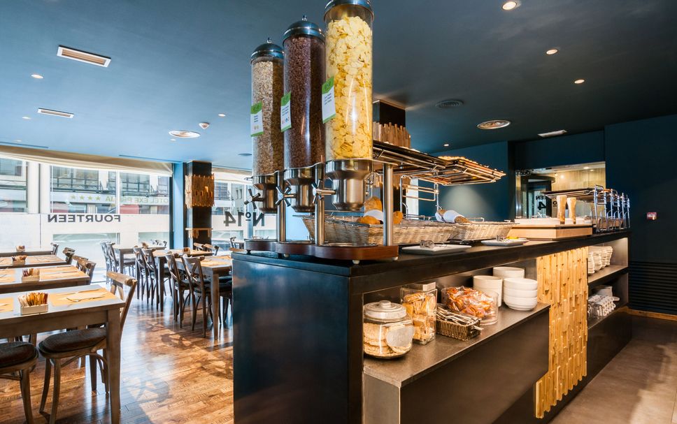 Dining room Photo