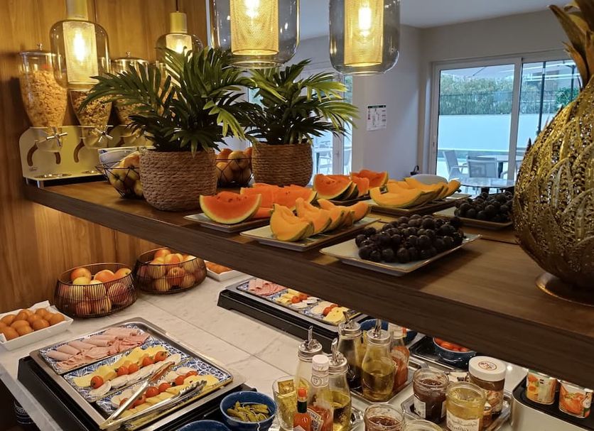 Buffet Photo