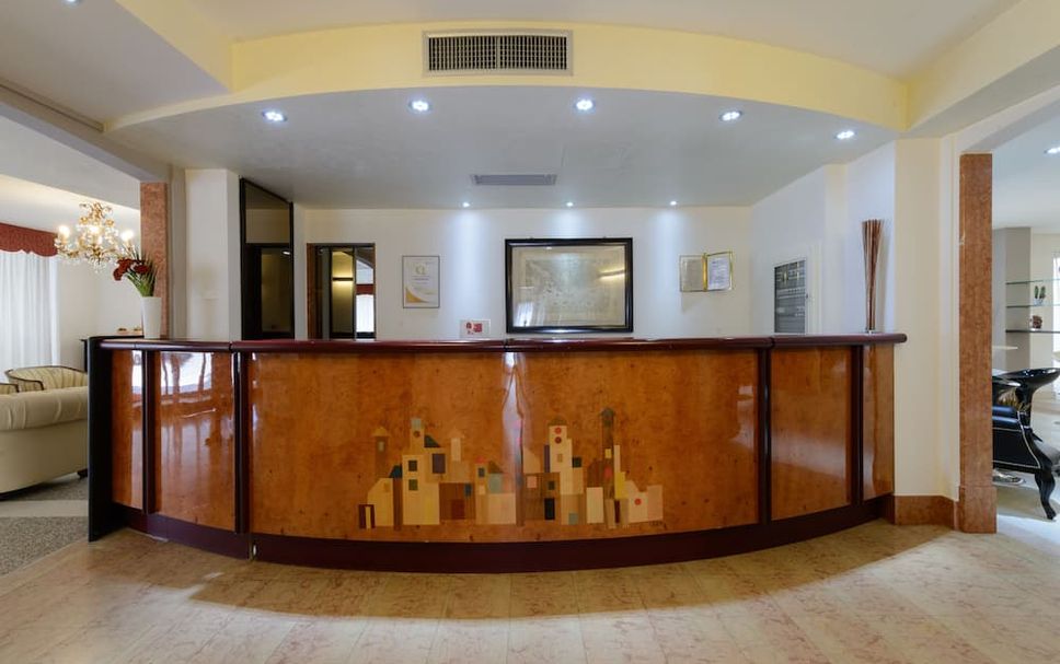 Front desk Photo