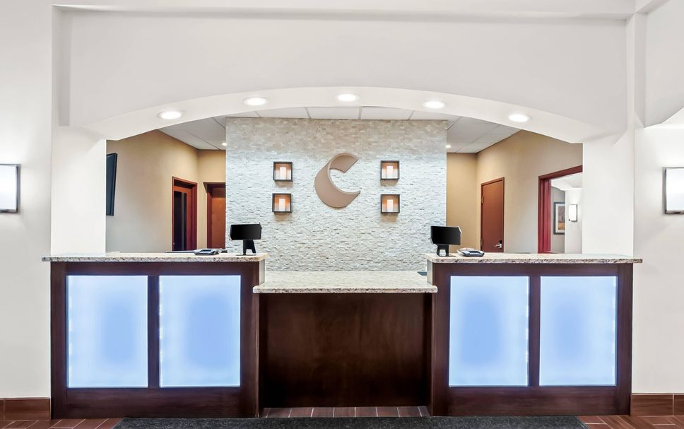 Front desk Photo