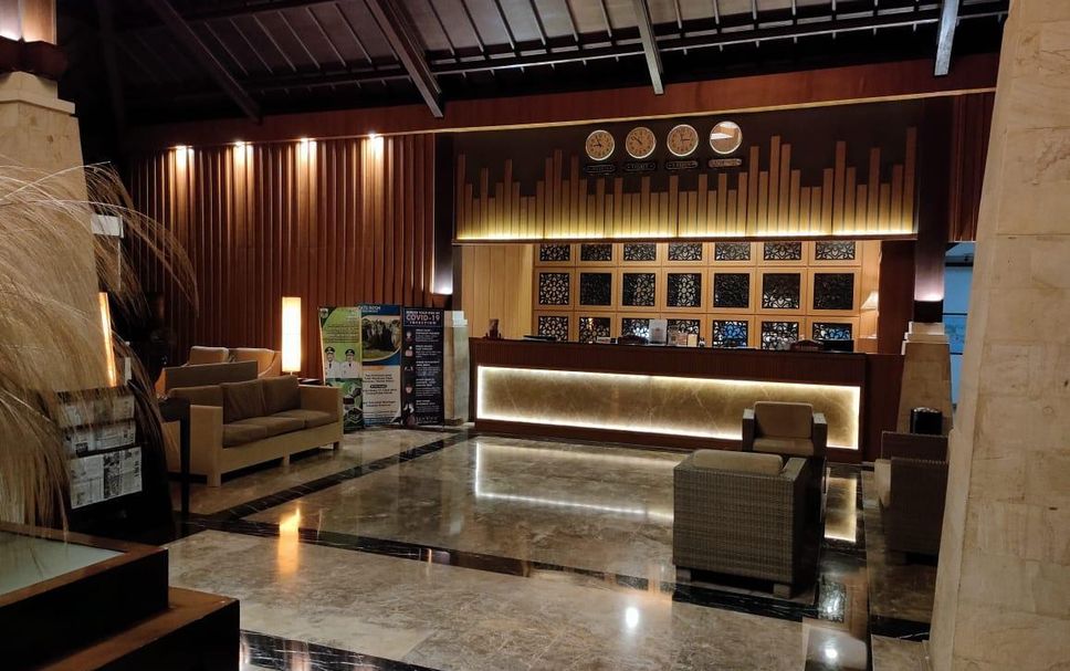 Front desk Photo