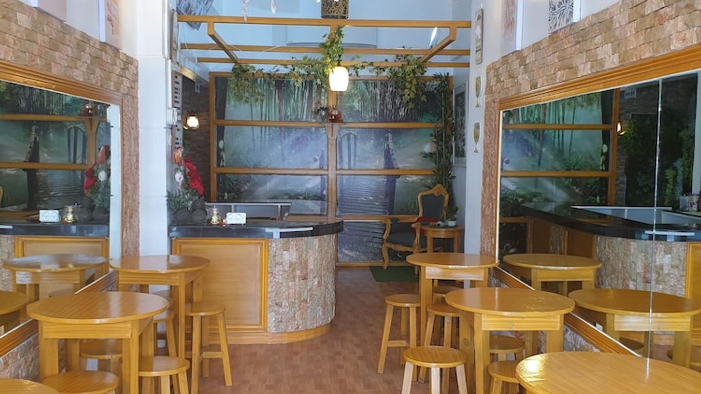 Gardenpod Hostel & Café