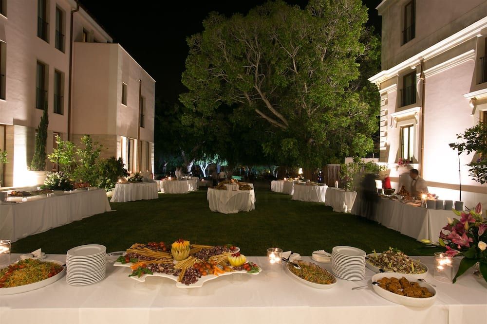 Banquet hall