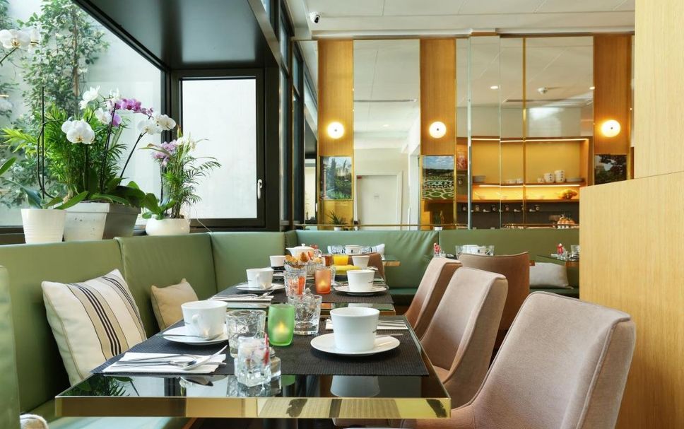 Restaurant Photo