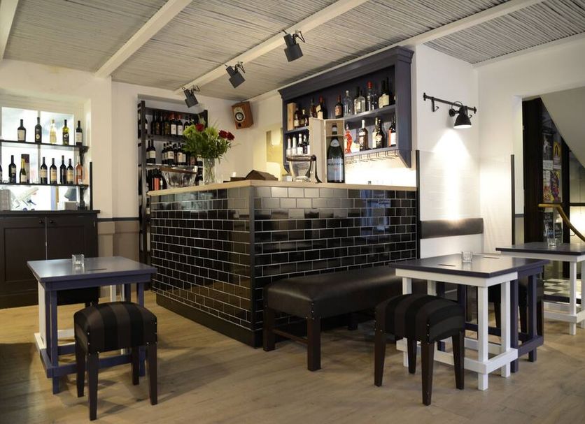 Bar Photo