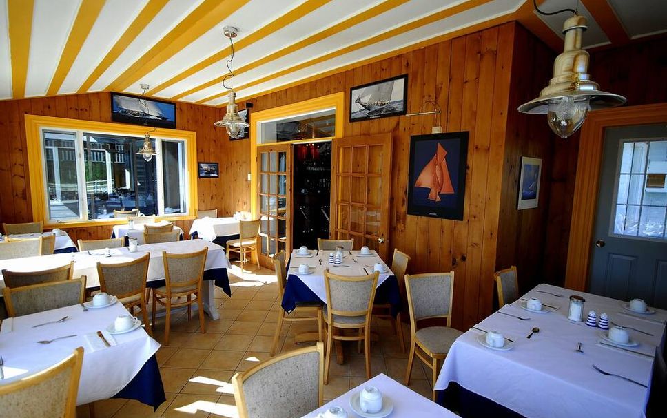 Restaurant Photo