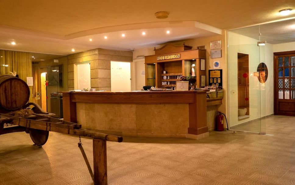 Front desk Photo