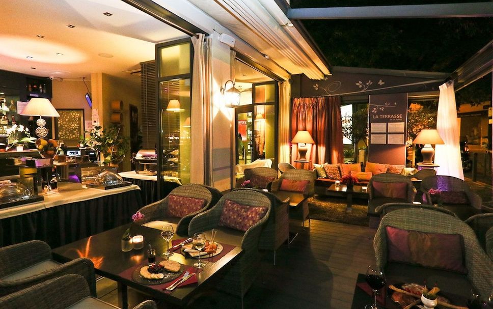 Restaurant Photo
