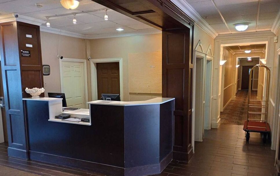 Front desk Photo