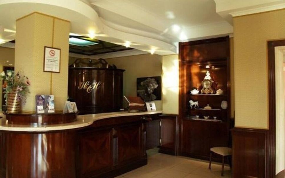 Front desk Photo