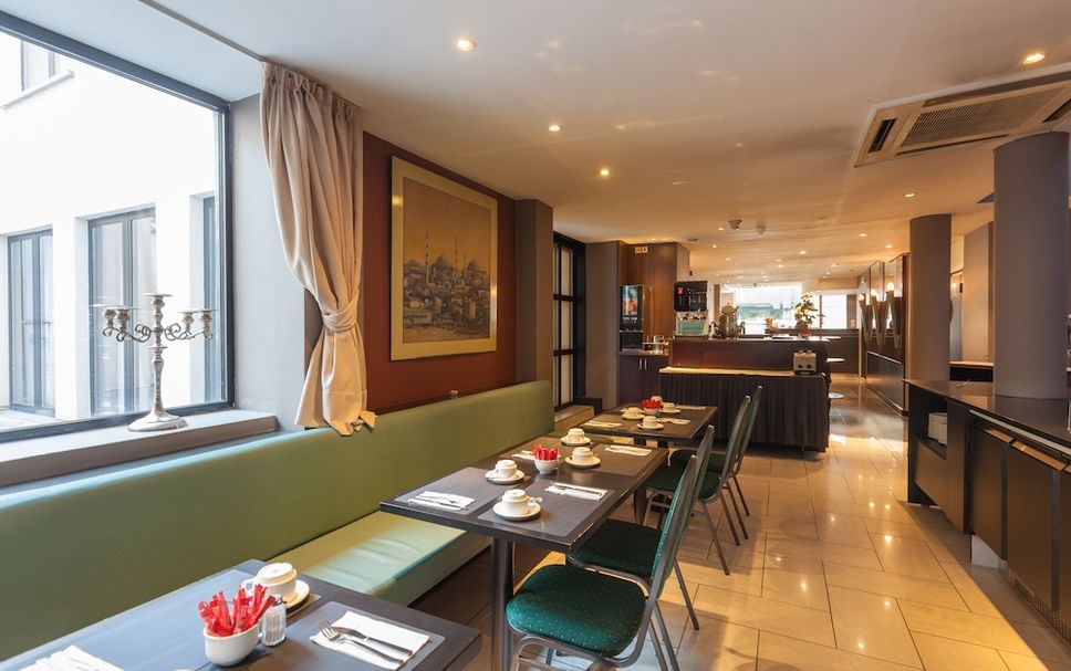 Restaurant Photo