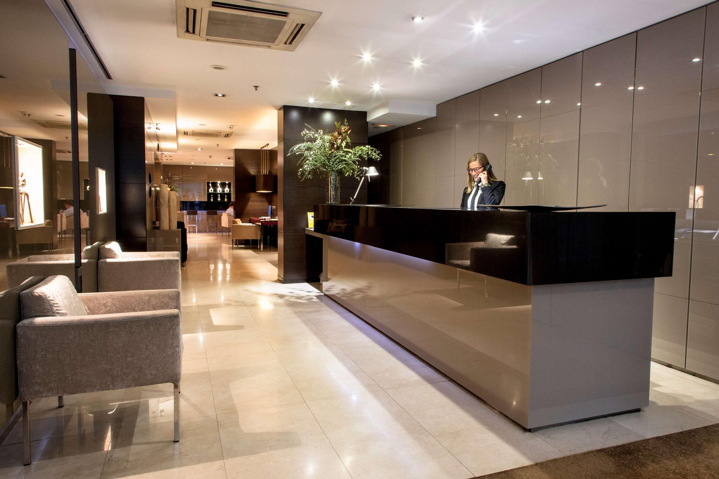 Front desk Photo