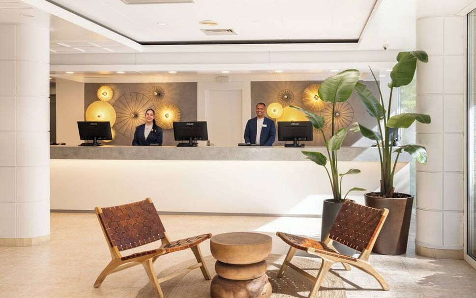 Front desk Photo