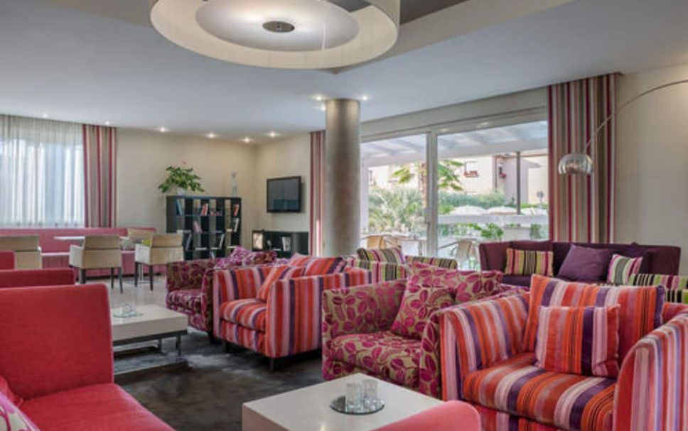 Lounge Photo