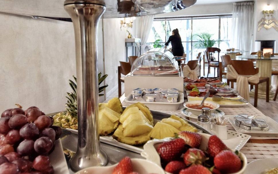 Buffet Photo