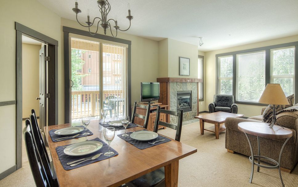 Dining room Photo