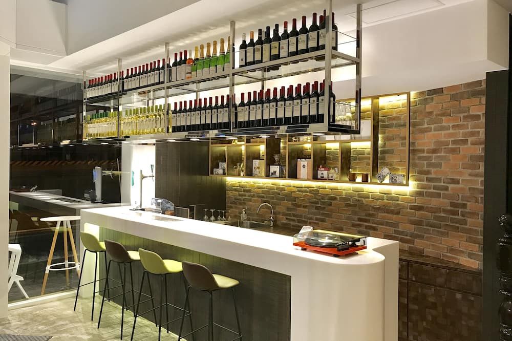Bar Photo
