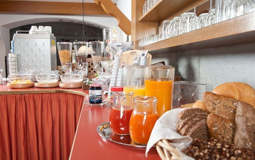 Buffet Photo