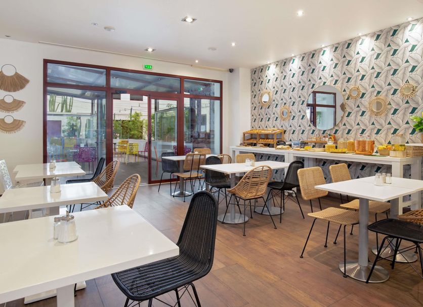 Restaurant Photo