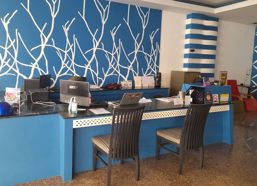 Front desk Photo