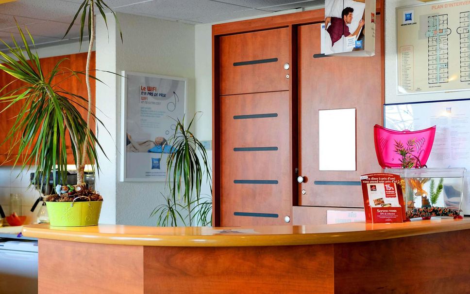 Front desk Photo