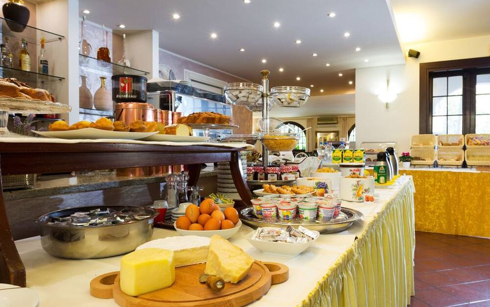 Buffet Photo