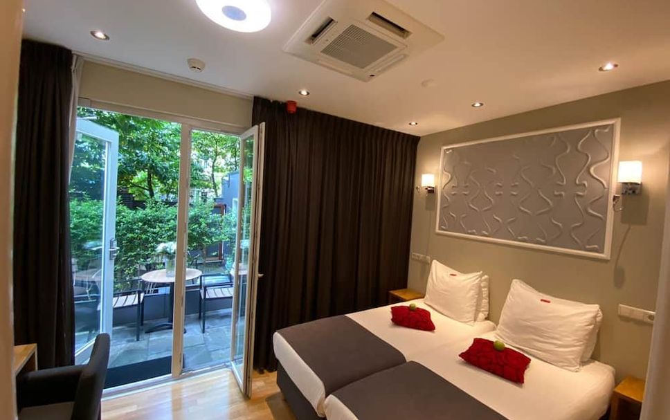 Bedroom Photo
