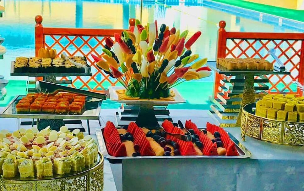 Buffet Photo