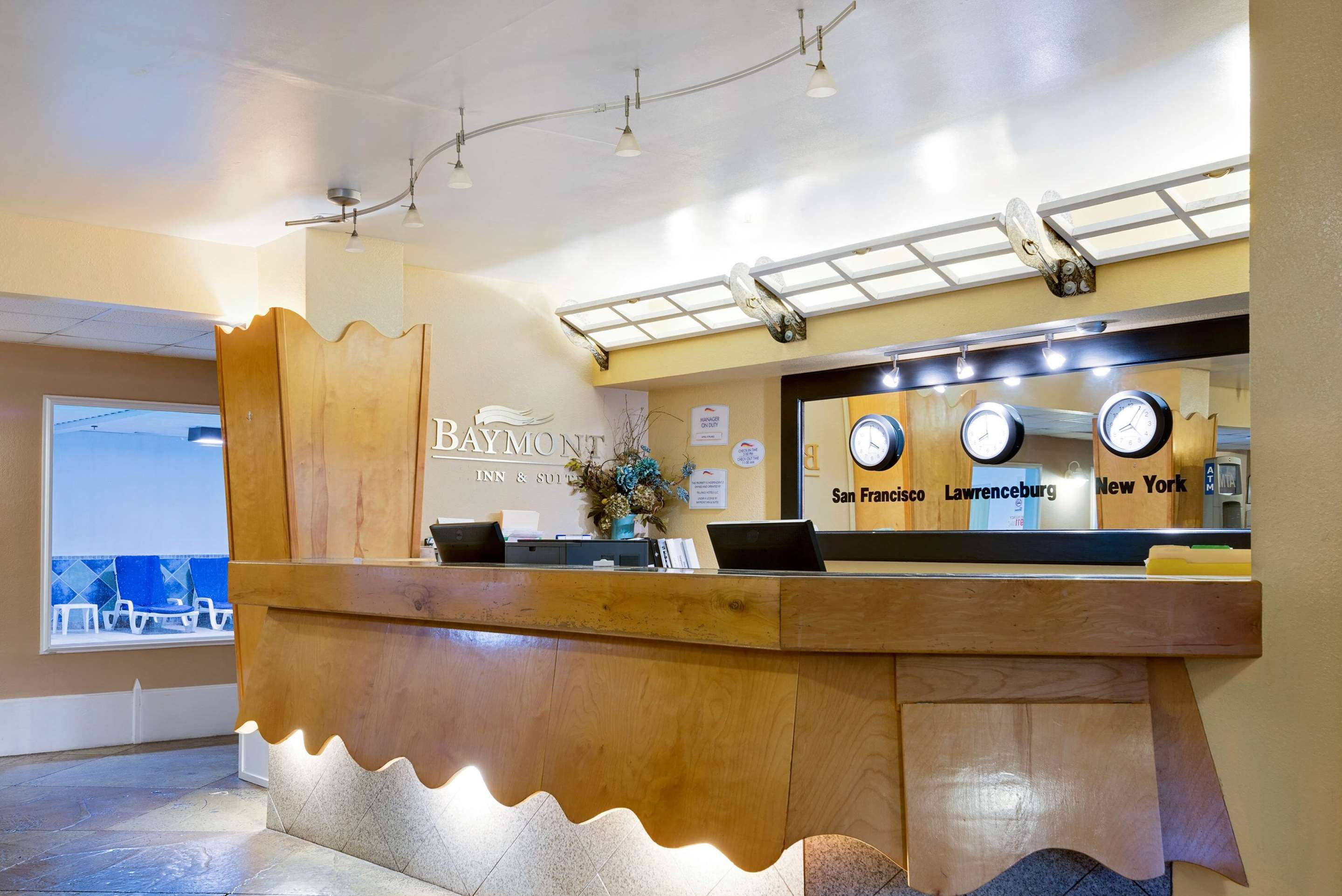 Front desk Photo