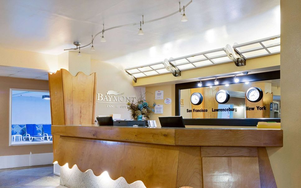 Front desk Photo
