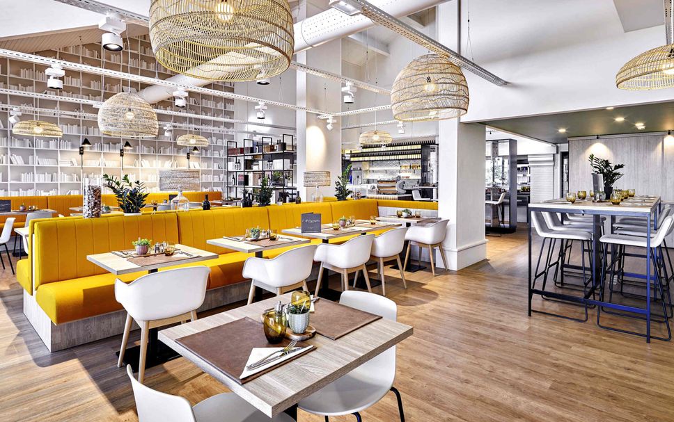 Restaurant Photo
