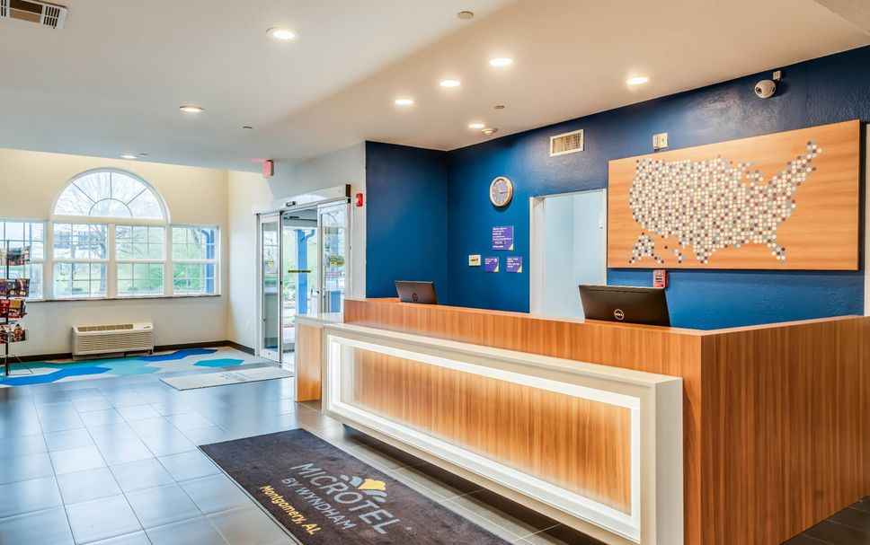 Front desk Photo