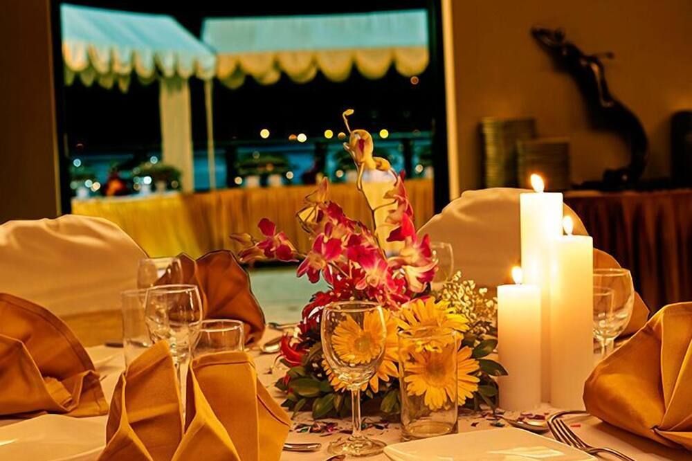 Banquet hall Photo