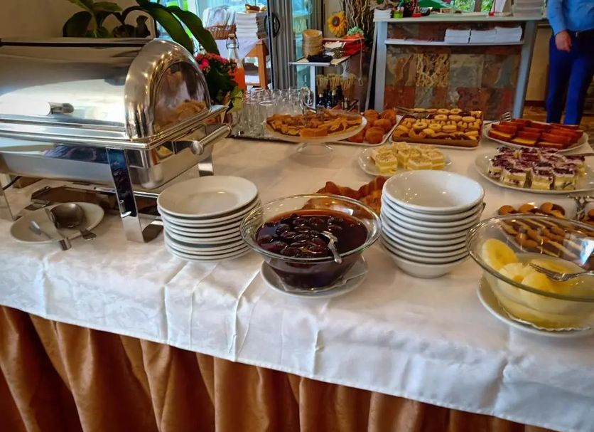 Buffet Photo