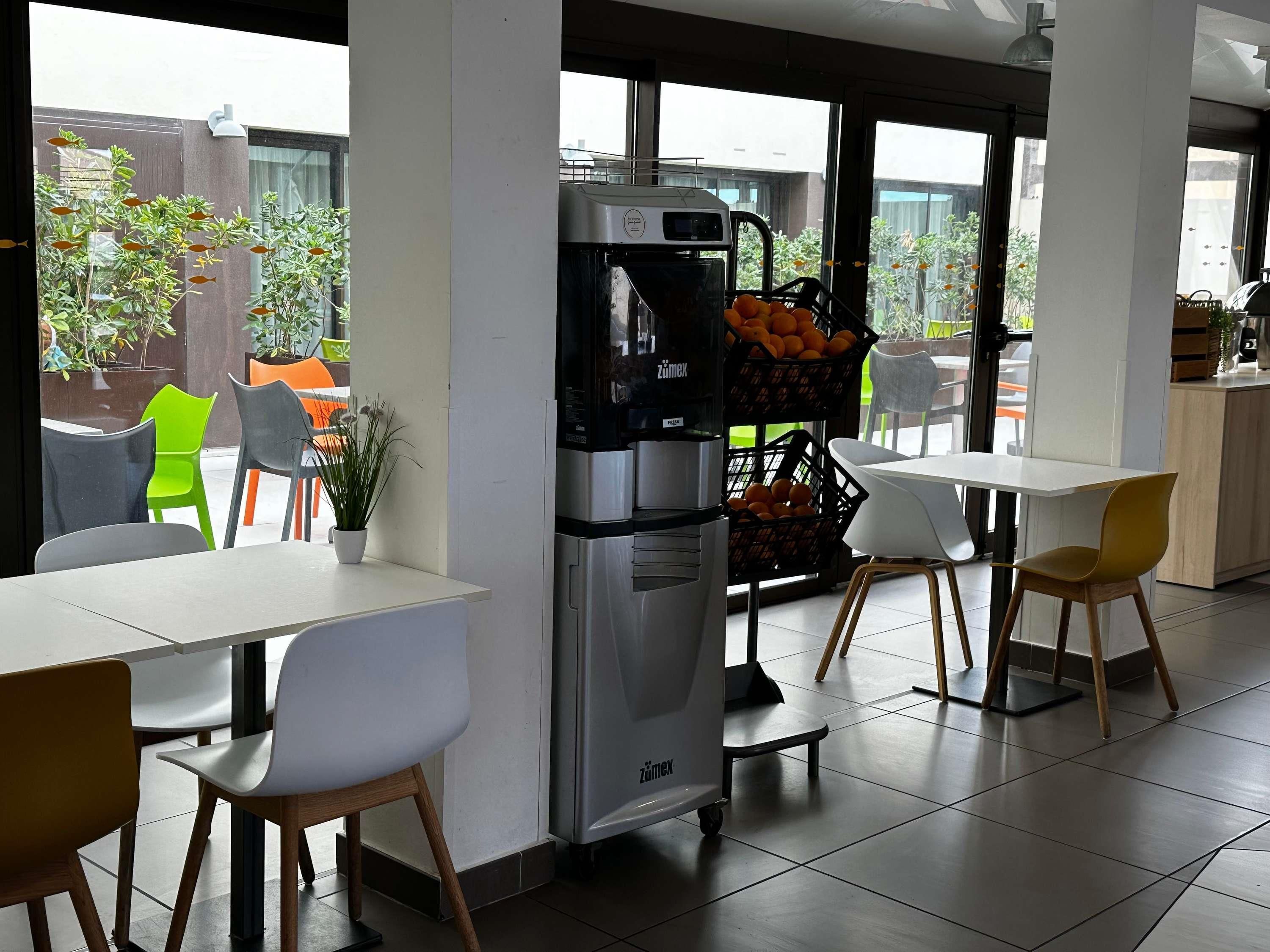 Dining room Photo