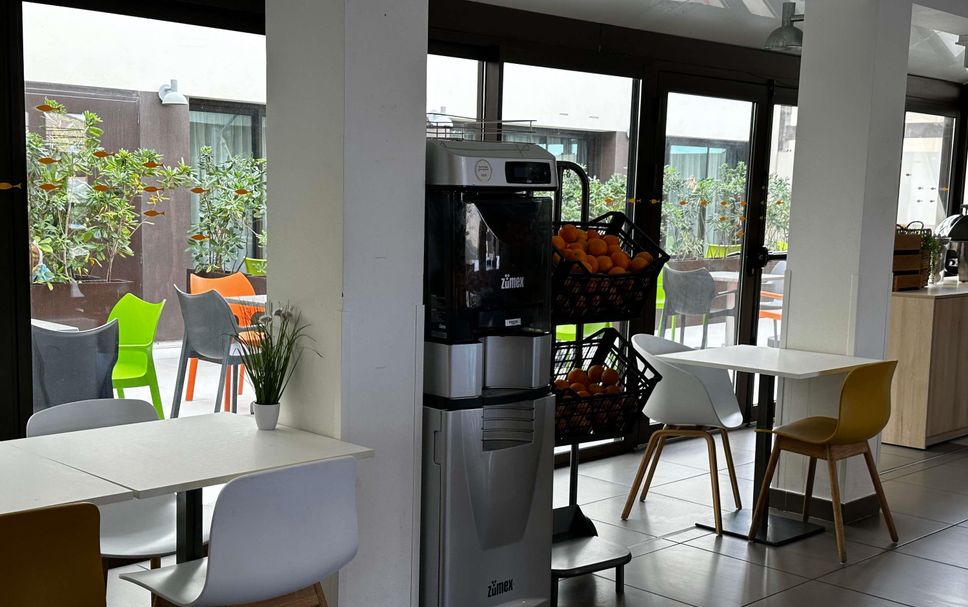 Dining room Photo