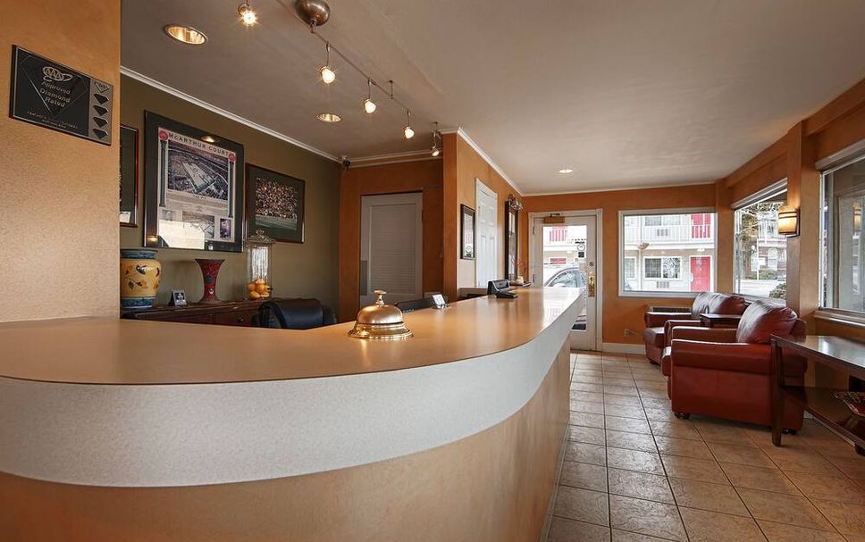 Front desk Photo