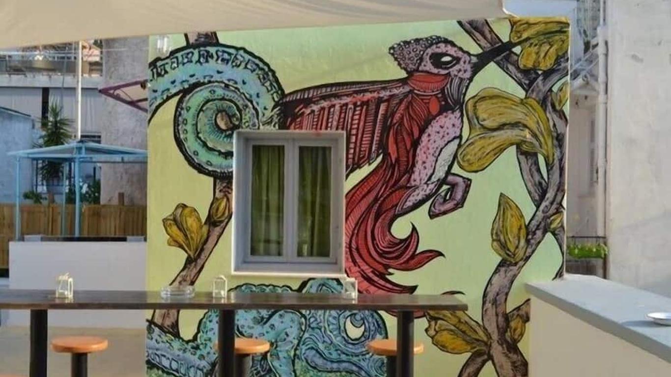 Chameleon Youth Hostel - Hostel