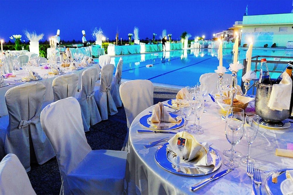 Banquet hall Photo