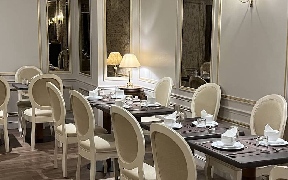 Restaurant Photo