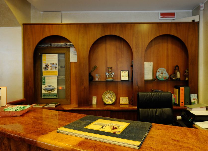 Front desk Photo